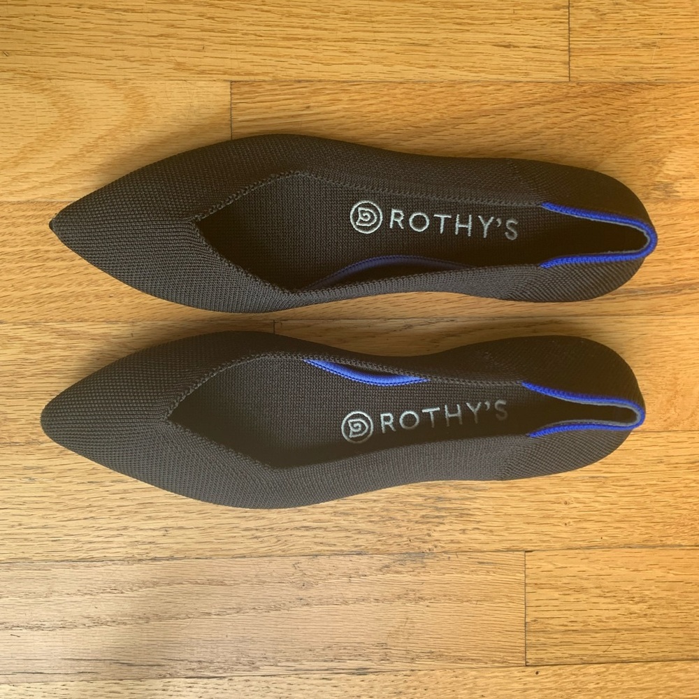 Rothys point flats in black